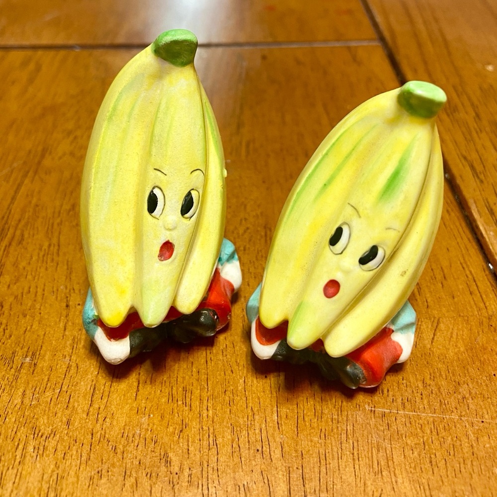 Charming Anthropomorphic Vintage Banana Salt and Pepper Shakers